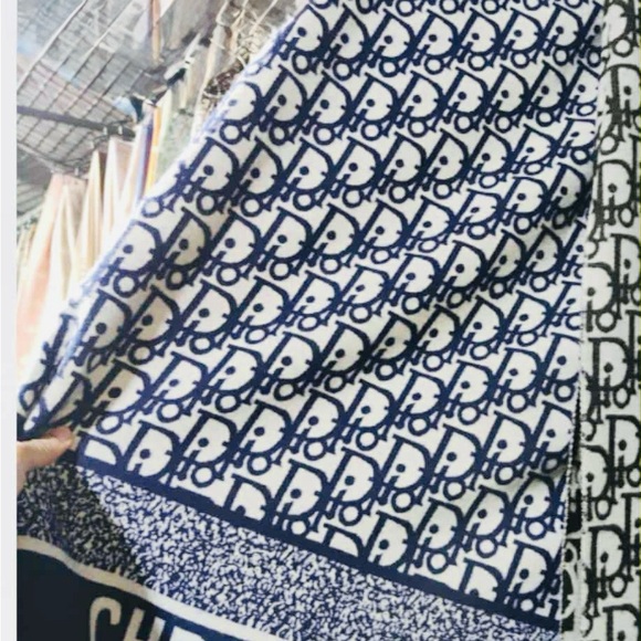Dior Monogram Navy and Cream Scarf - Picture 2 of 2